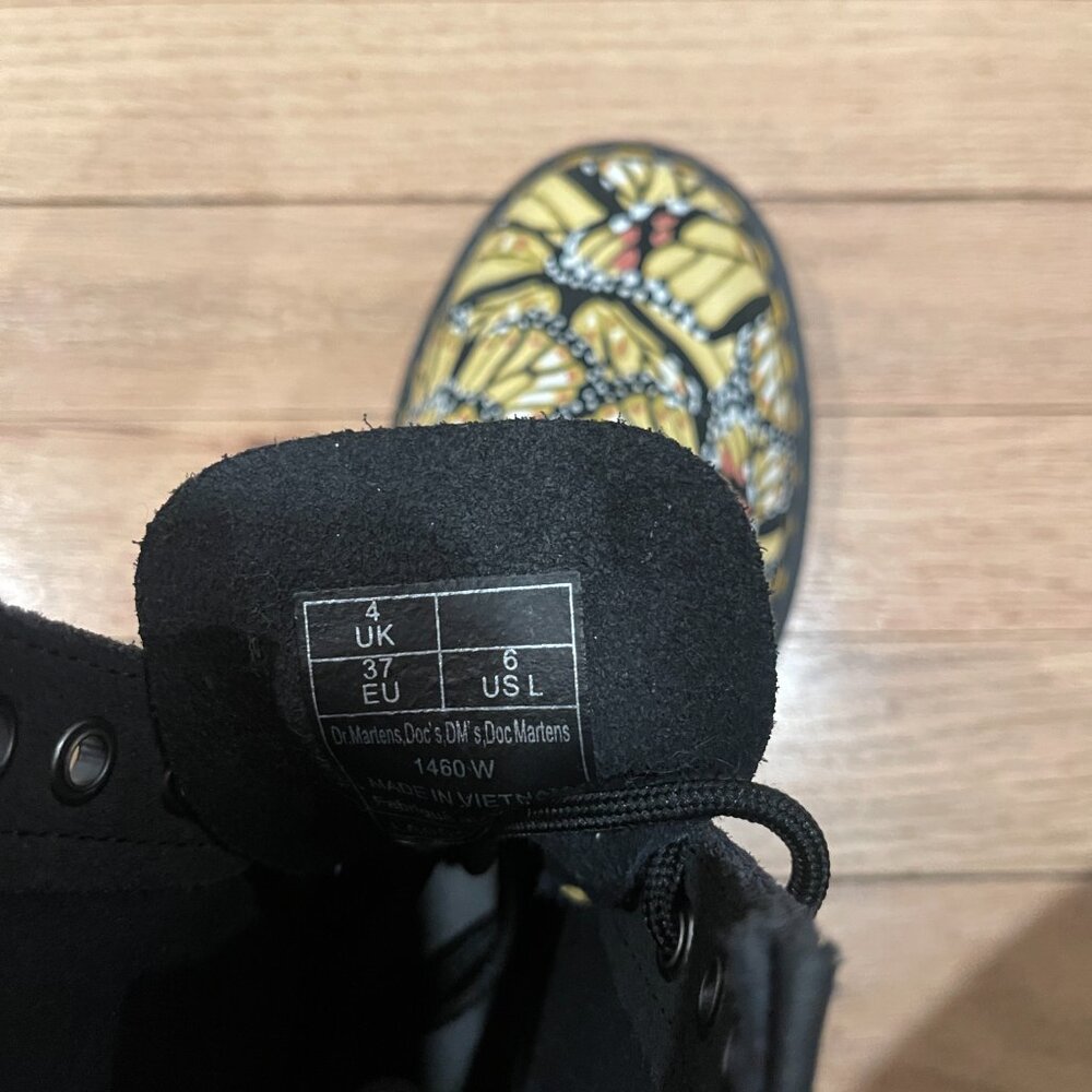 Dr. Martens Women's 1460 Butterfly Print Lace Up Boots NWOB Size 6 - Picture 10 of 12
